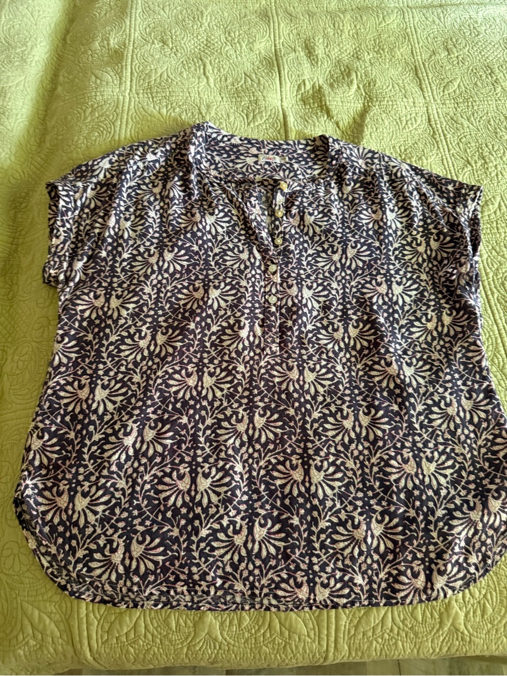 Faherty Navy and Cream Short Sleeve Printed Henley Top